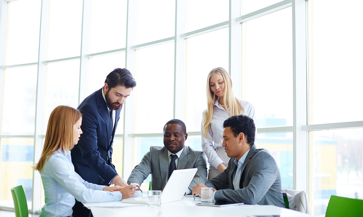 How Corporate Uniform works for Businesses?