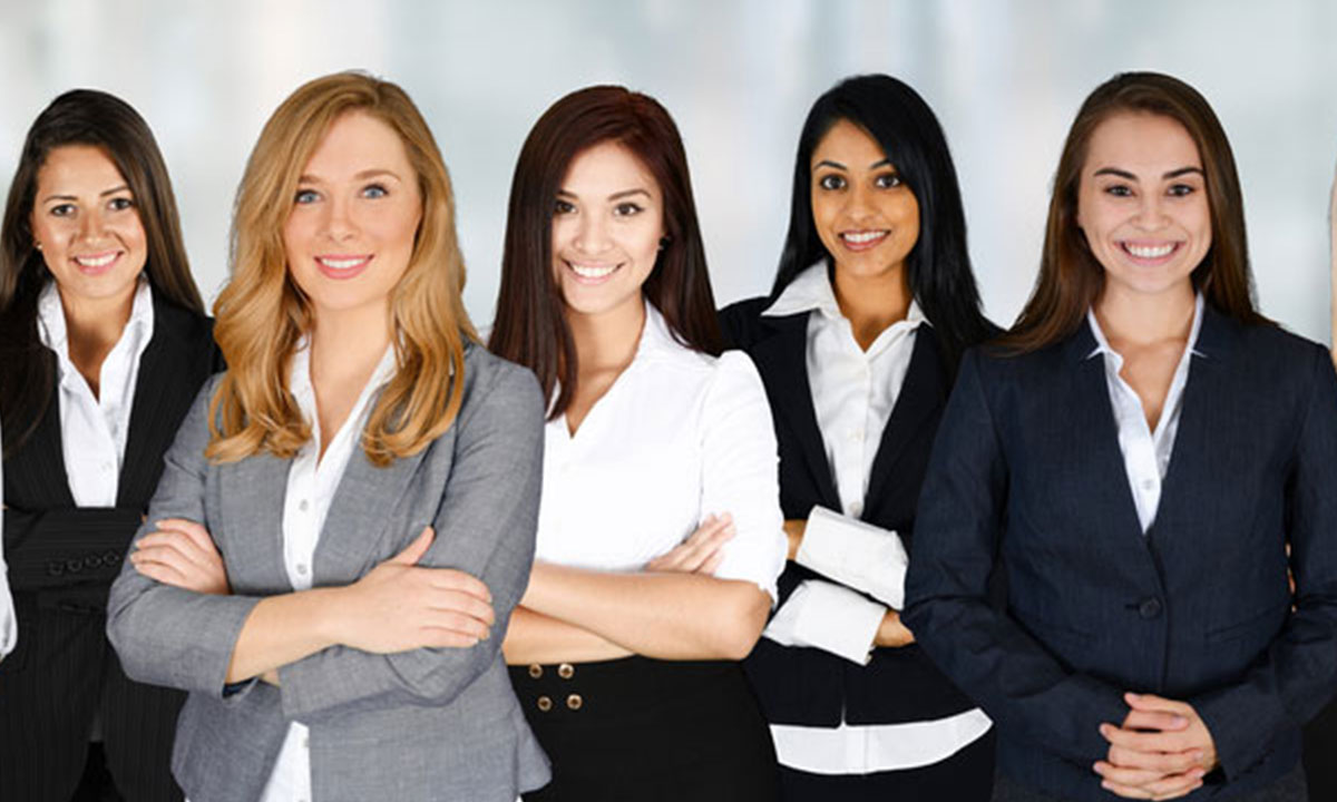 Read more about the article Business Shirts For Women: Simple, Stylish, And Affordable