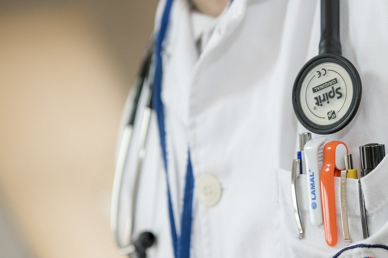 What are the requirements for a nursing uniform?
